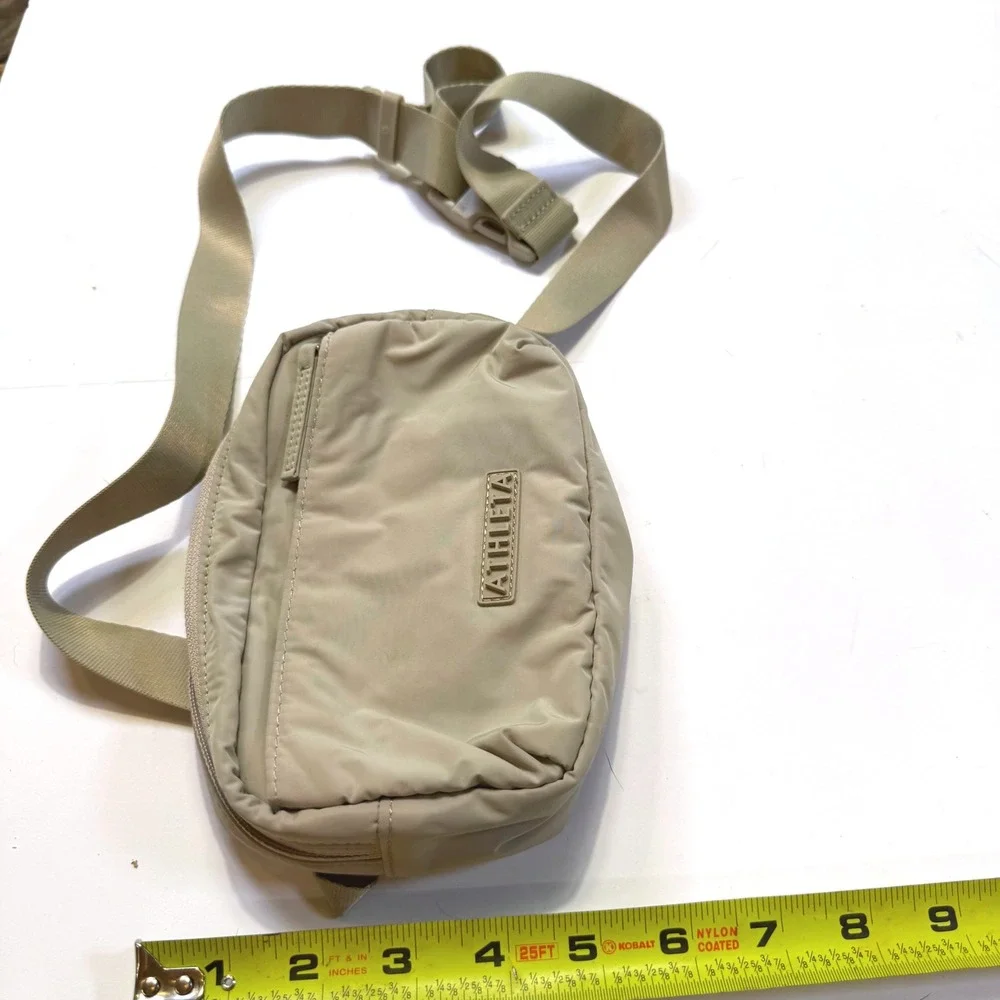 Athleta Excursion Belt Bag Tan Nylon Crossbody Fanny Pack Adjustable Strap Zip